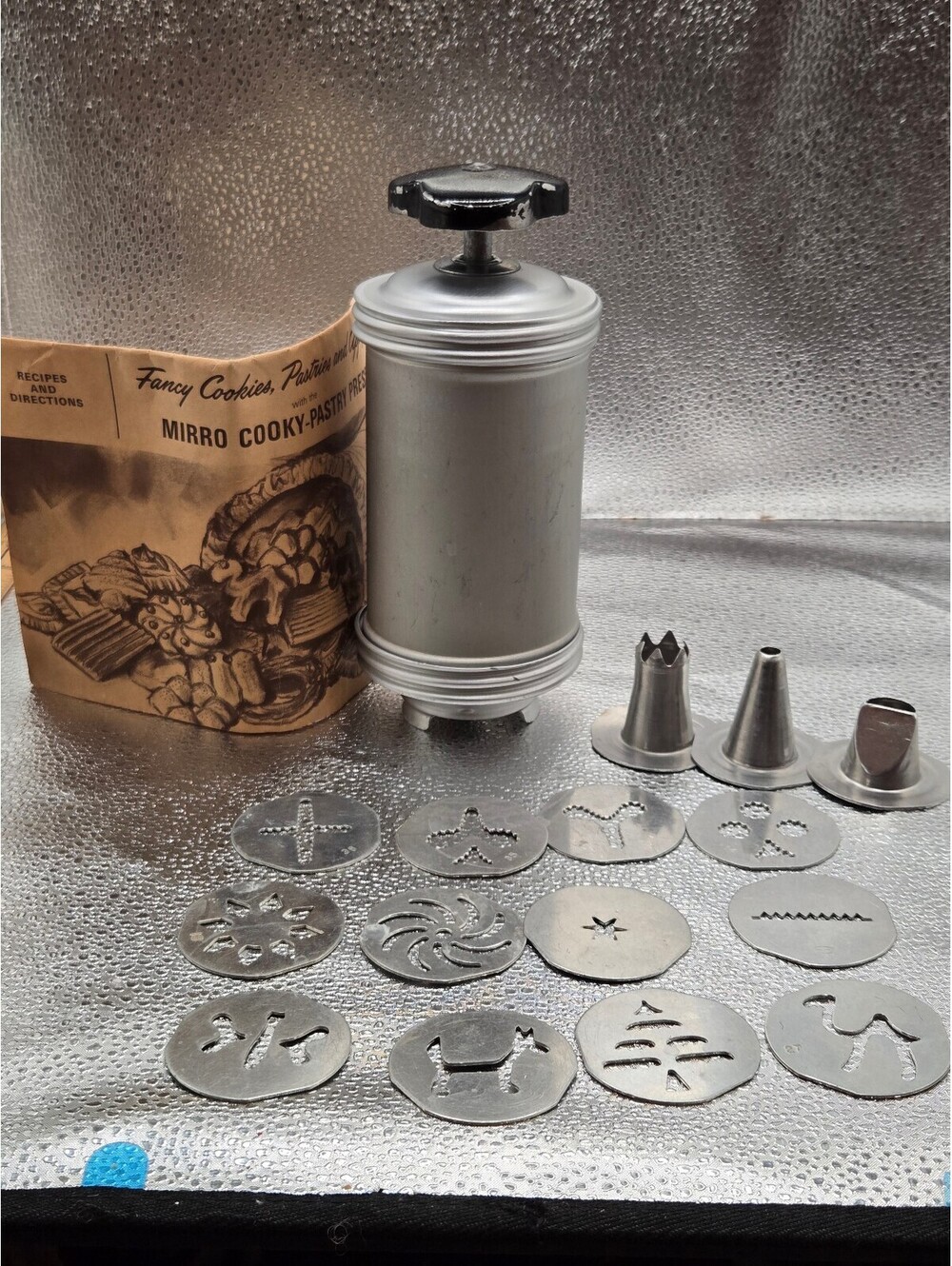 Mirro aluminum Cookie Press with recipes, very clean, ready to use